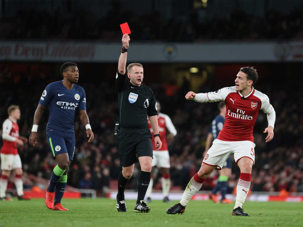 组赛中占据 组赛中占据